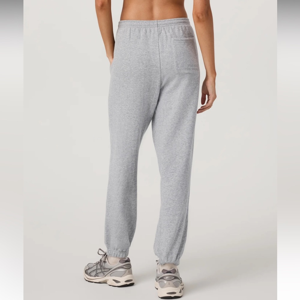 New With Tags Vuori Sedona Sweatpant Light Heather Gray XS NWT Cozy Lounge wear - Picture 3 of 8